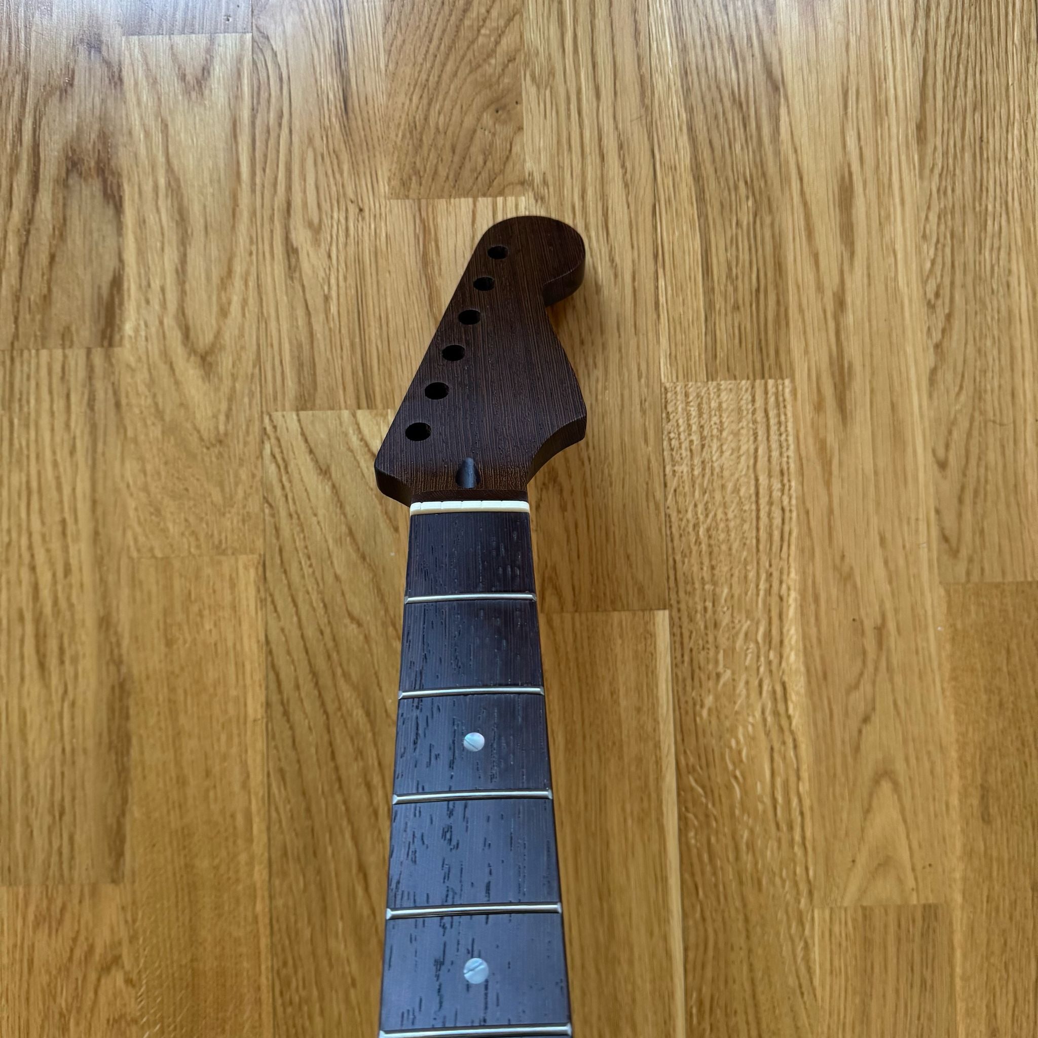 SPECIAL EDITION ELECTRIC GUITAR NECK - STRAT CHICKEN WING WOOD! (B-STOCK)
