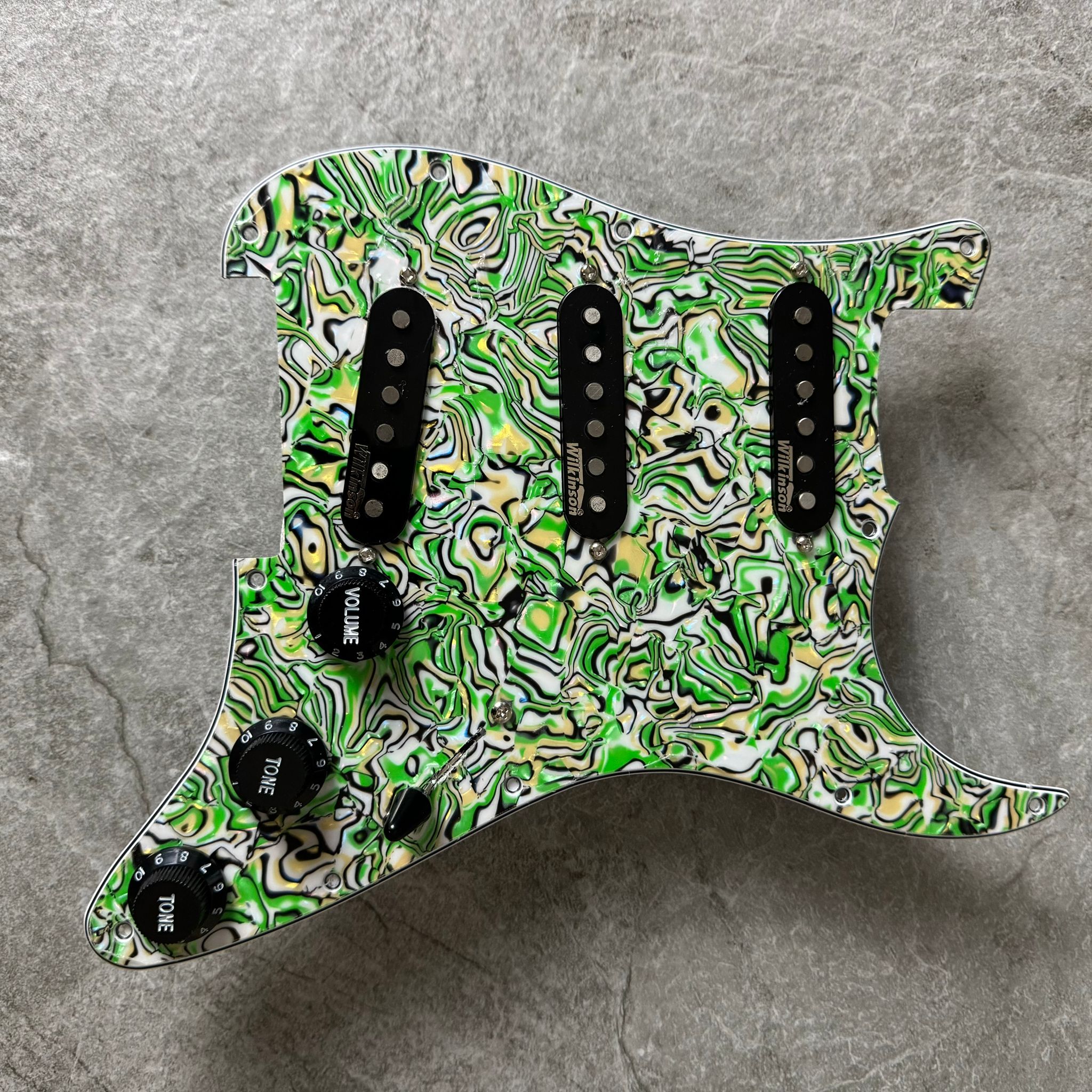 Wilkinson Prewired Strat Loaded Pickguard – Funky Style