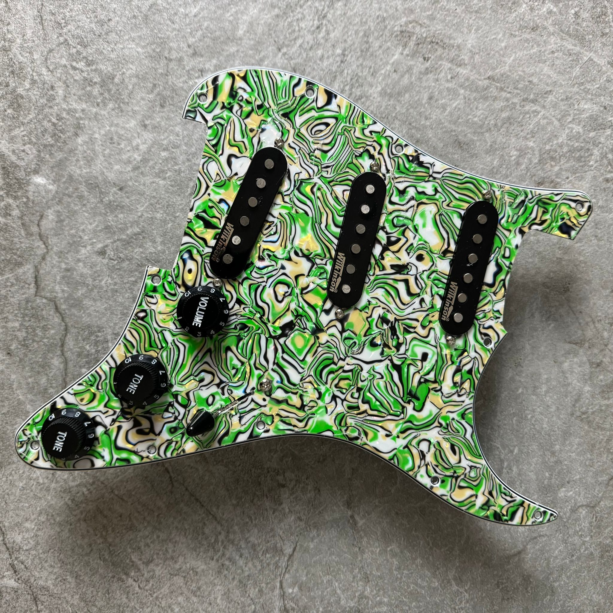 Wilkinson Prewired Strat Loaded Pickguard – Funky Style