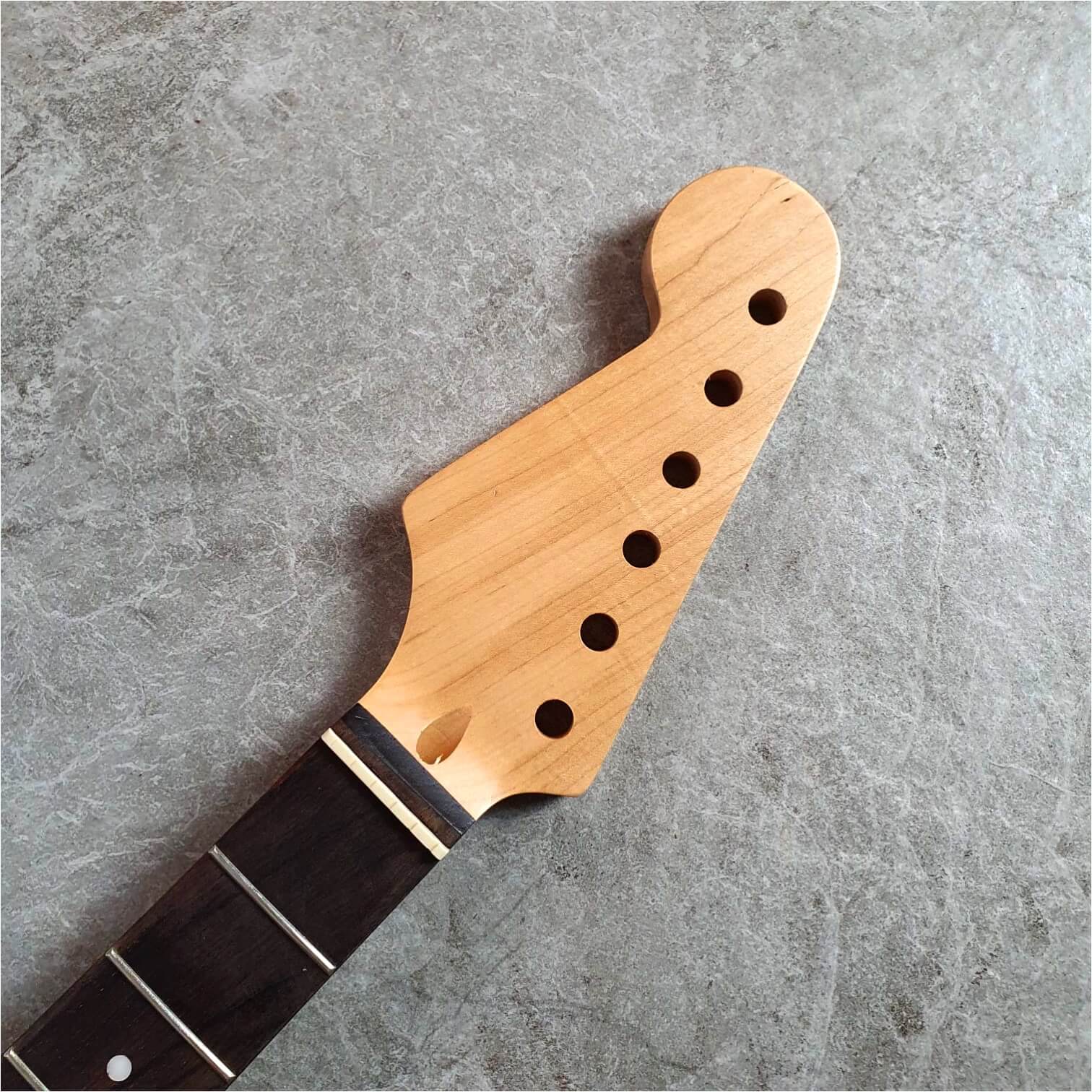 Stratocaster Gitarrhal 22 band – Vänsterhands Rosewood !