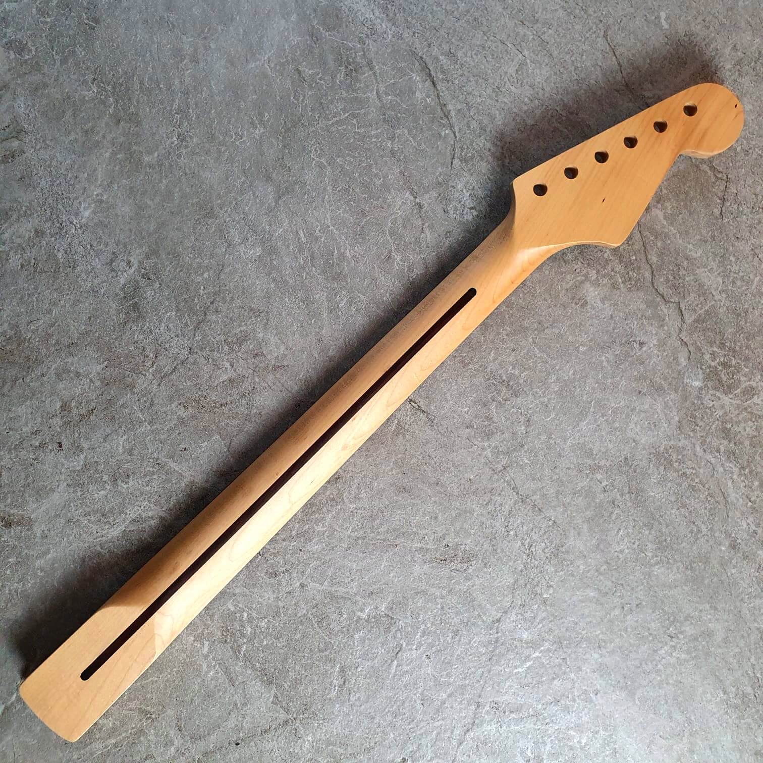 Stratocaster Gitarrhal 22 band – Vänsterhands Rosewood !