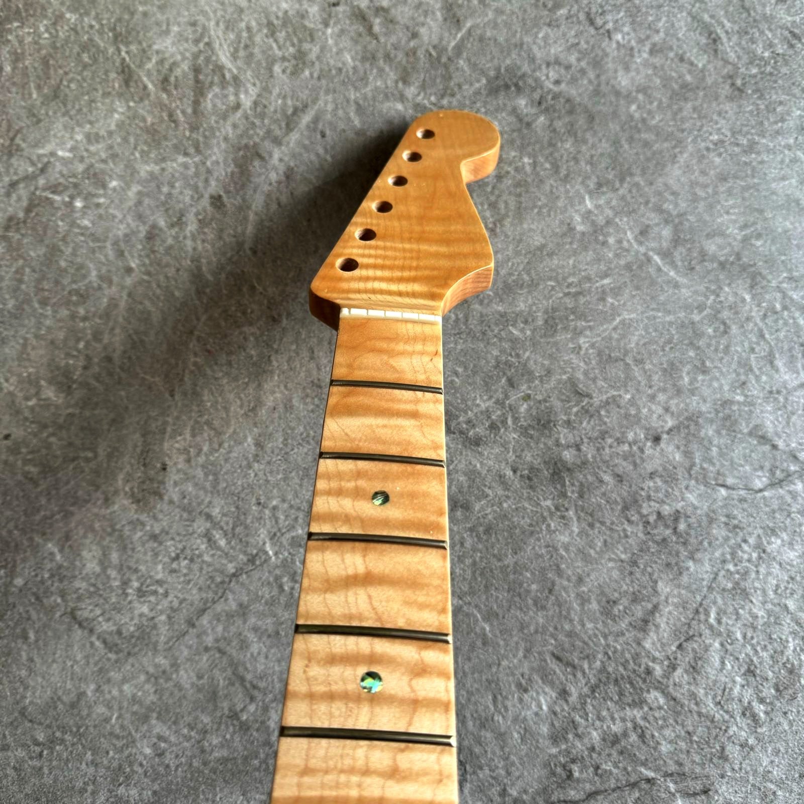 Stratocaster Neck Natural Flame Maple Right-Handed 21 Fret – Limited Edition