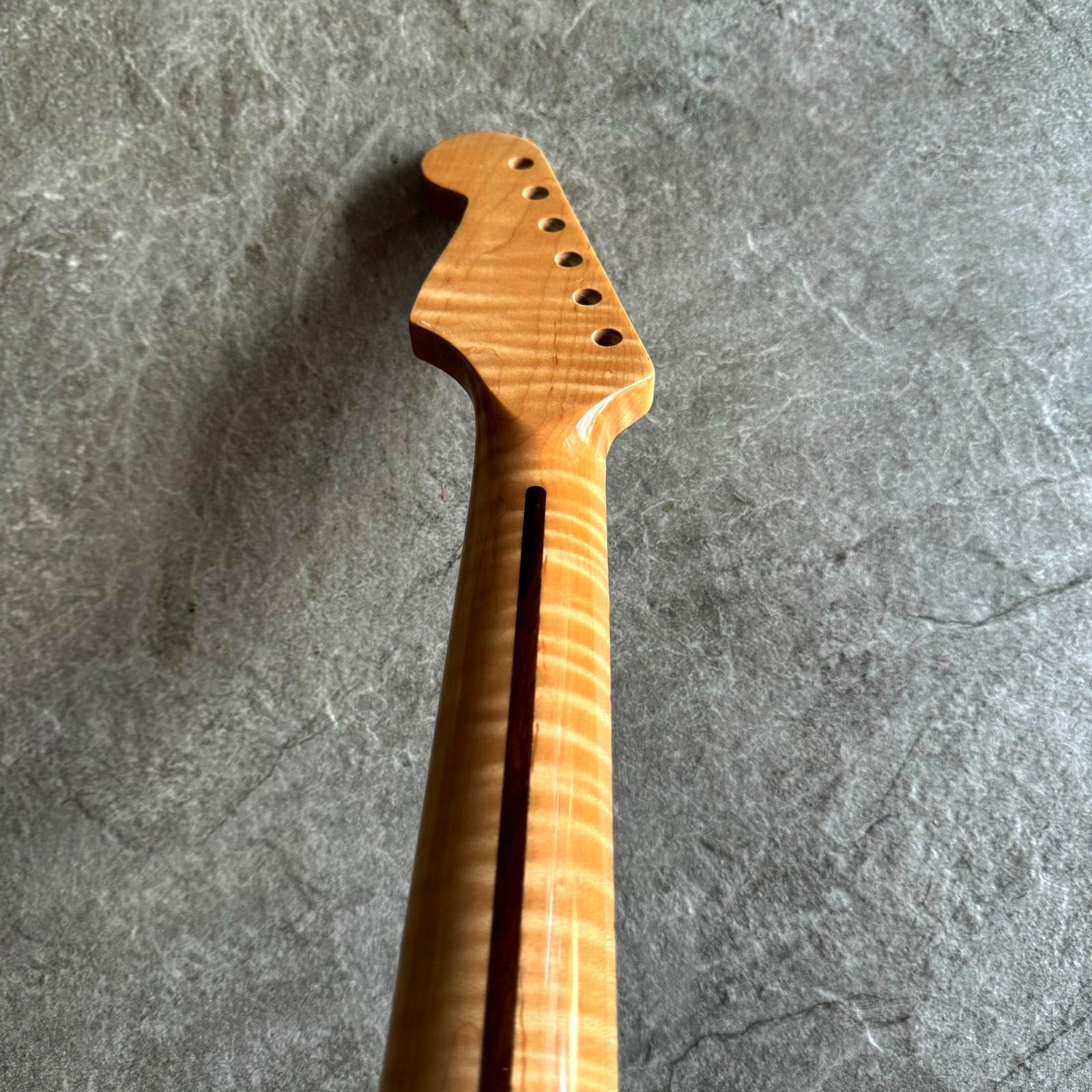 Stratocaster Neck Natural Flame Maple Right-Handed 21 Fret – Limited Edition