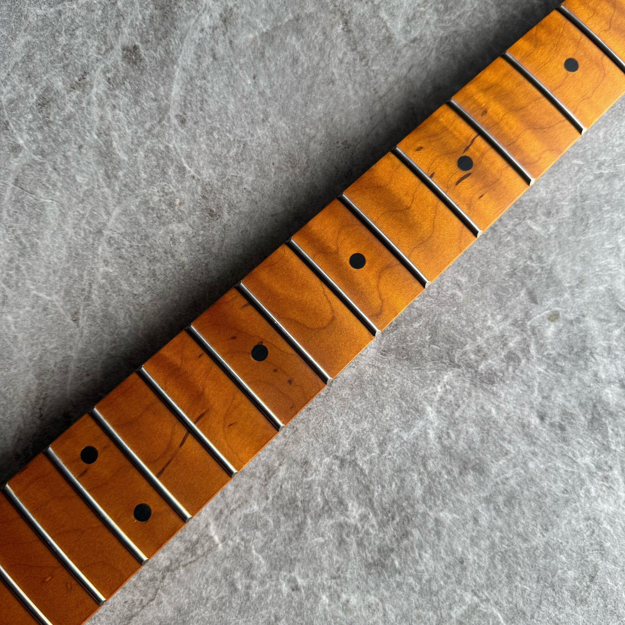 Strat Lion Flame Roasted Maple Fretboard Neck – 21 Fret Stain
