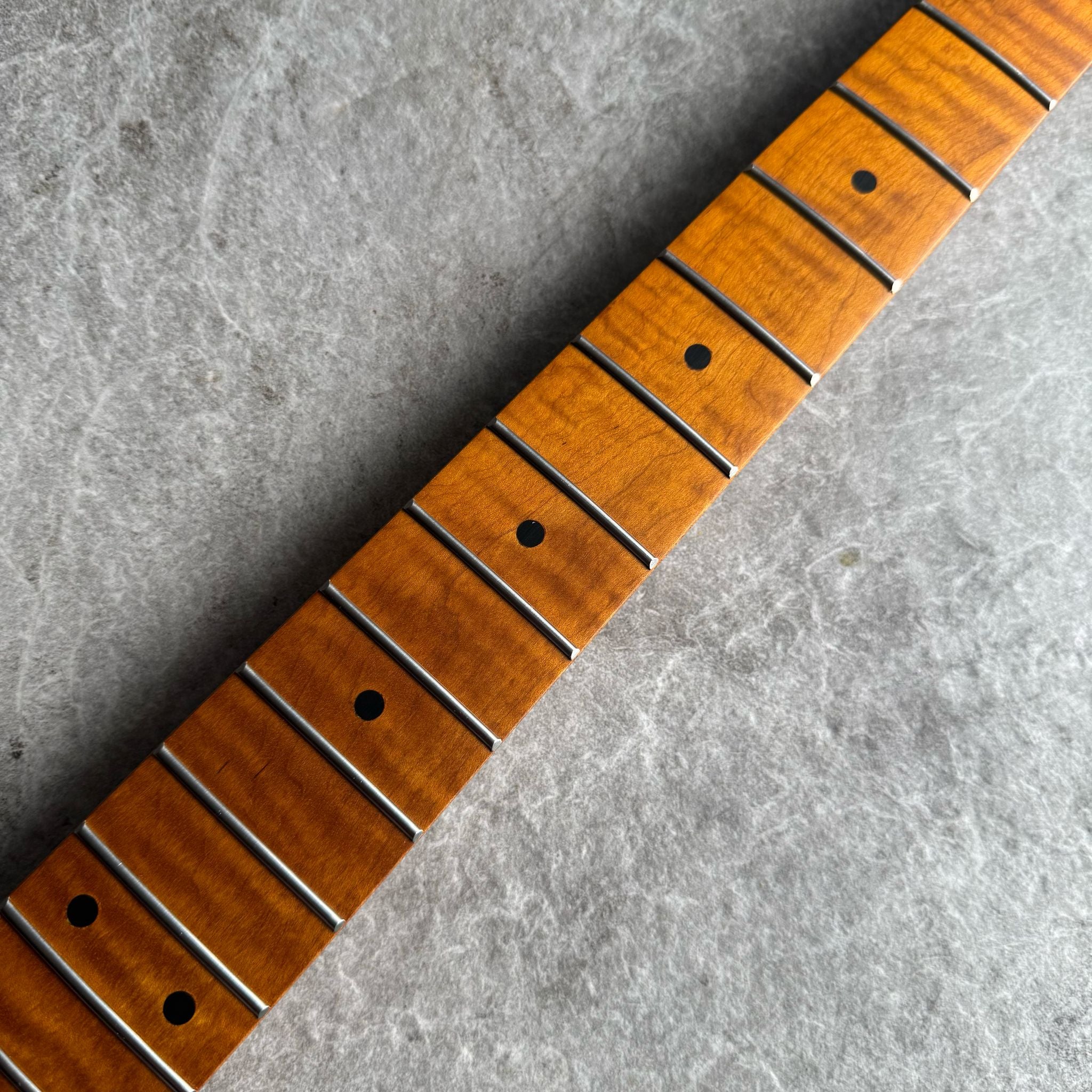 Strat Lion Flame Roasted Maple Fretboard Neck – Left-Handed, 22 Fret Stain