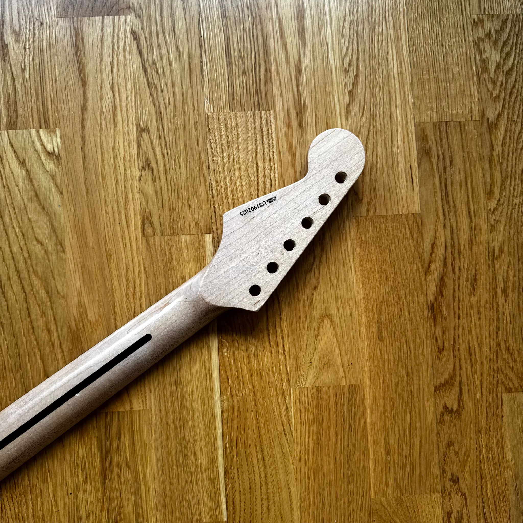 Fender Stratocaster Neck – 21 Fret Rosewood (B-Stock)