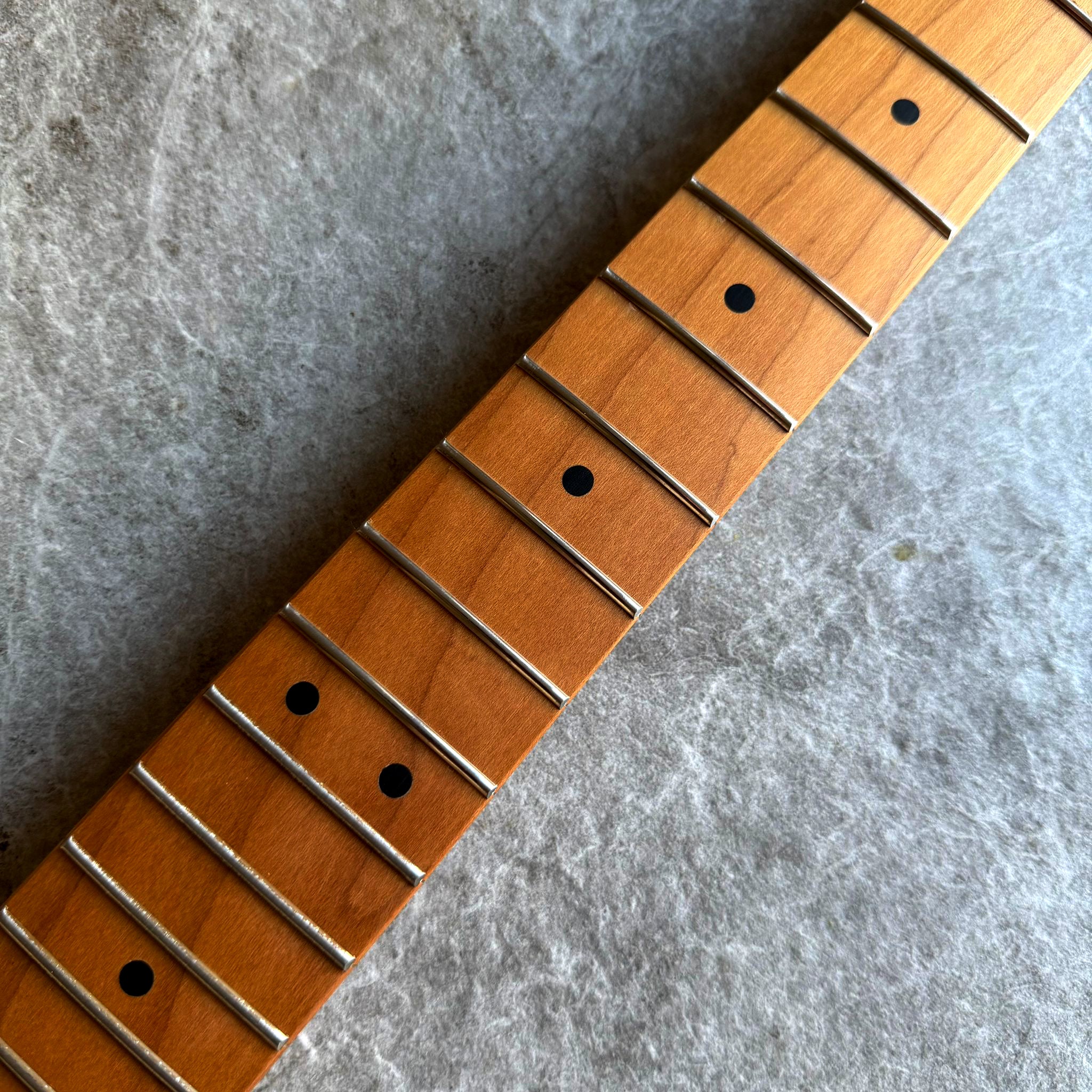 Roasted Guitar Neck with Roasted Maple Fretboard – 24-Fret Headless