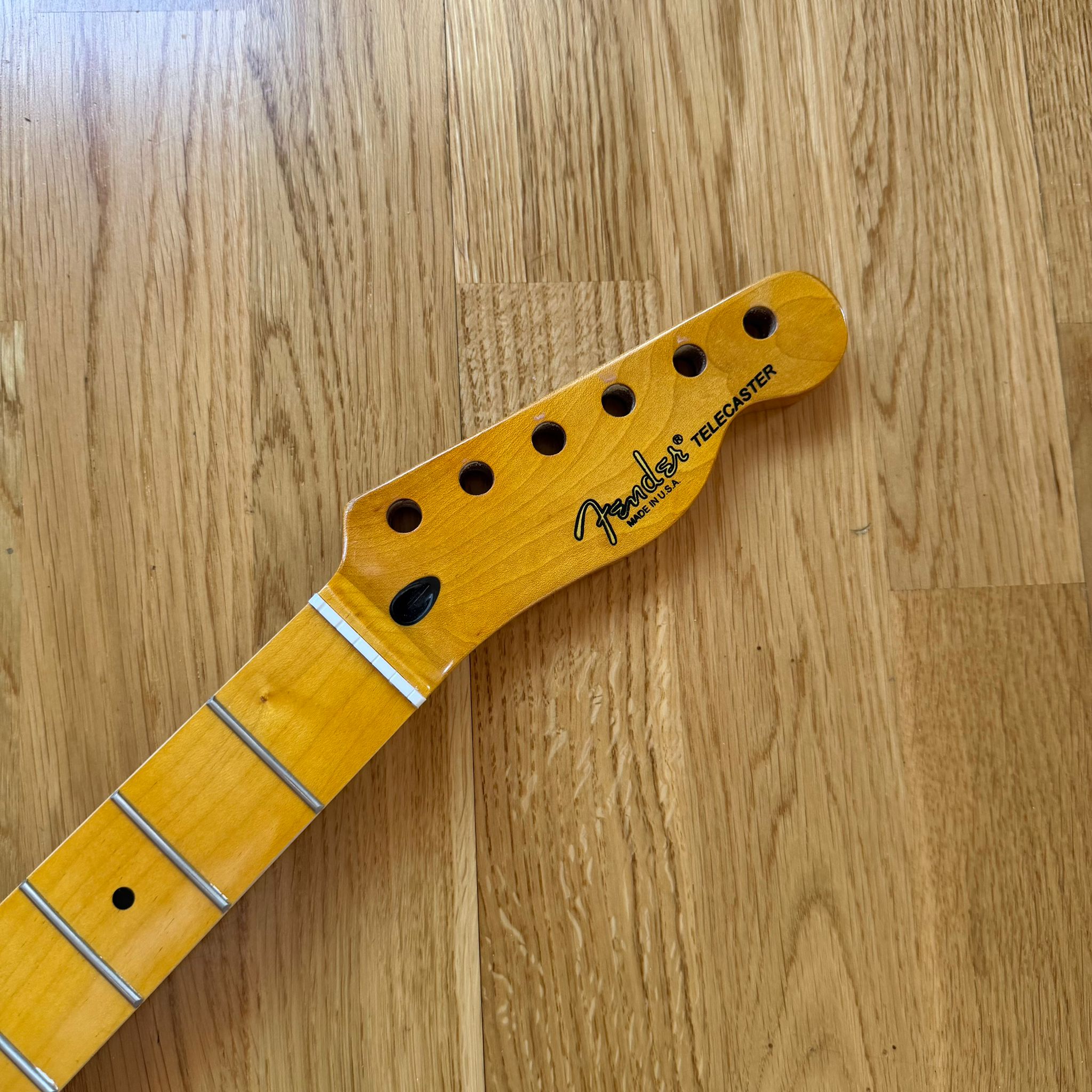 Fender Telecaster Neck – 22 Frets Maple Gloss Finish (B-Stock)