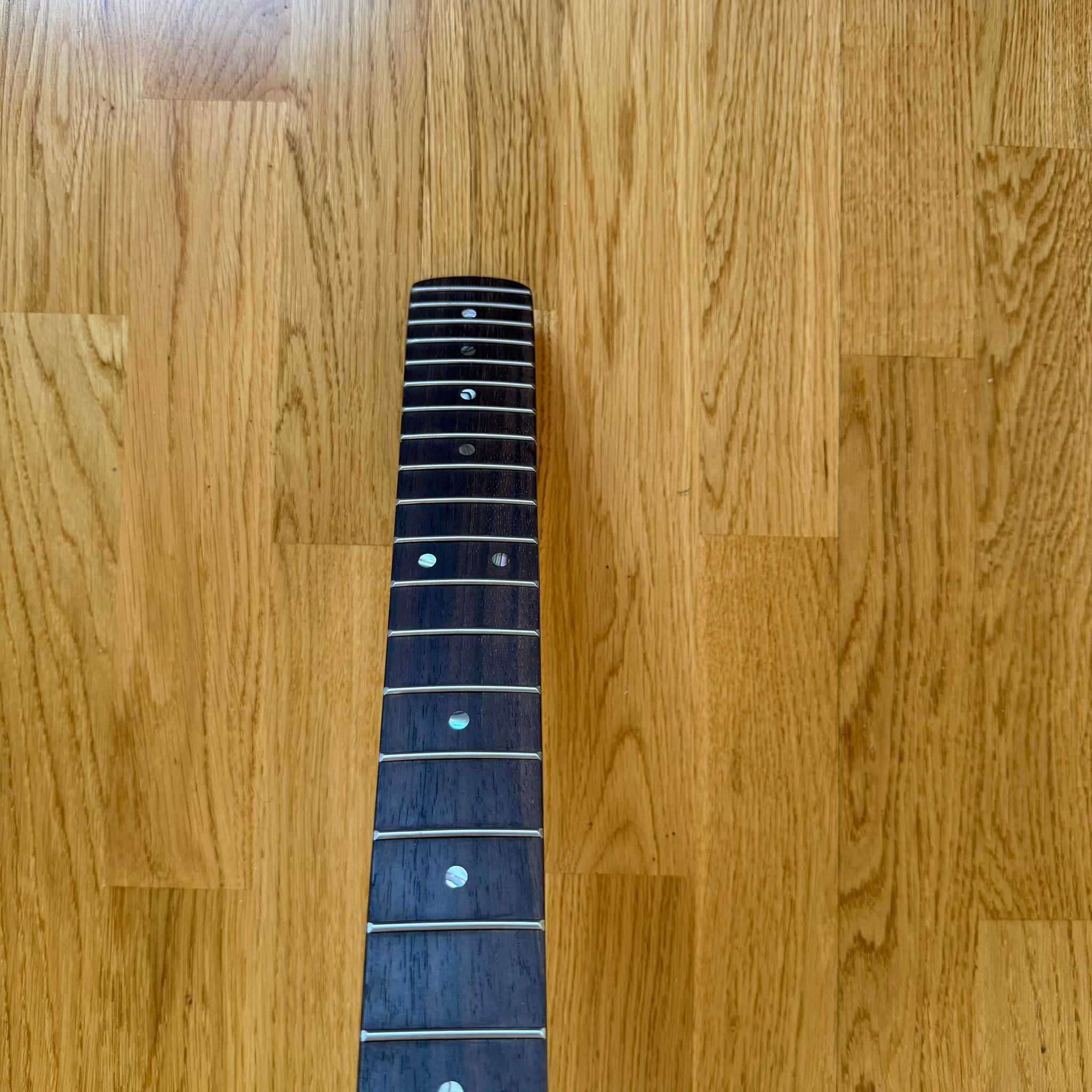 Stratocaster Guitar Neck Tiger Flame Rosewood – 22 Frets – Left Hand – B-Stock