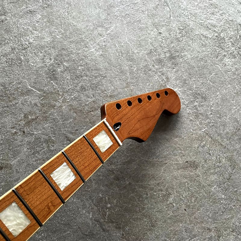 Stratocaster Roasted Neck – Pearl Block Inlays, 21 Fret, Gloss Finish