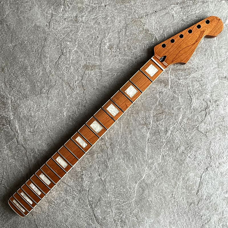 Stratocaster Roasted Neck – Pearl Block Inlays, 21 Fret, Gloss Finish