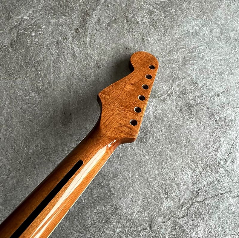 Stratocaster Roasted Neck – Pearl Block Inlays, 22 Fret, Gloss Finish