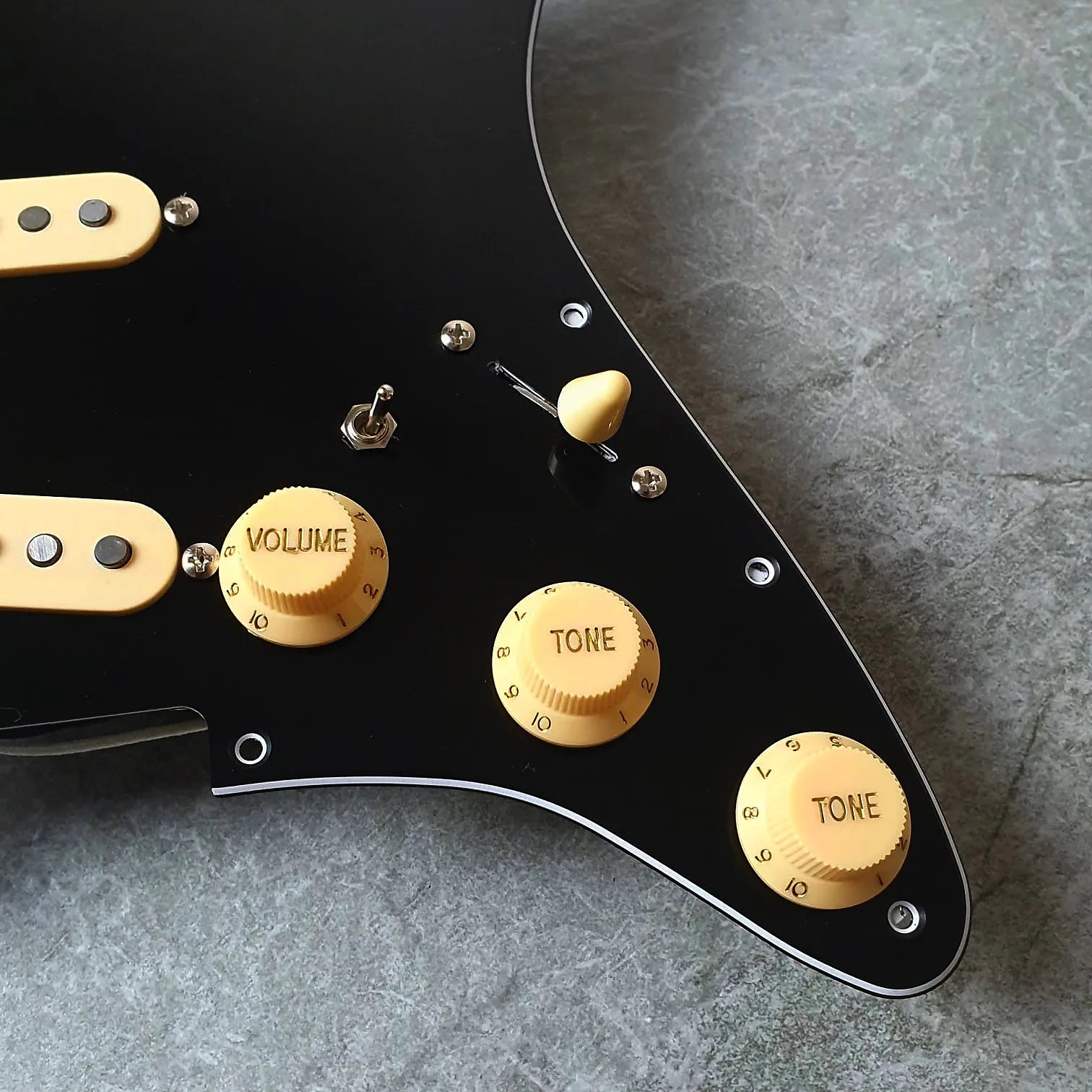 Prewired Pickgurad Black Strat! Gilmour Style