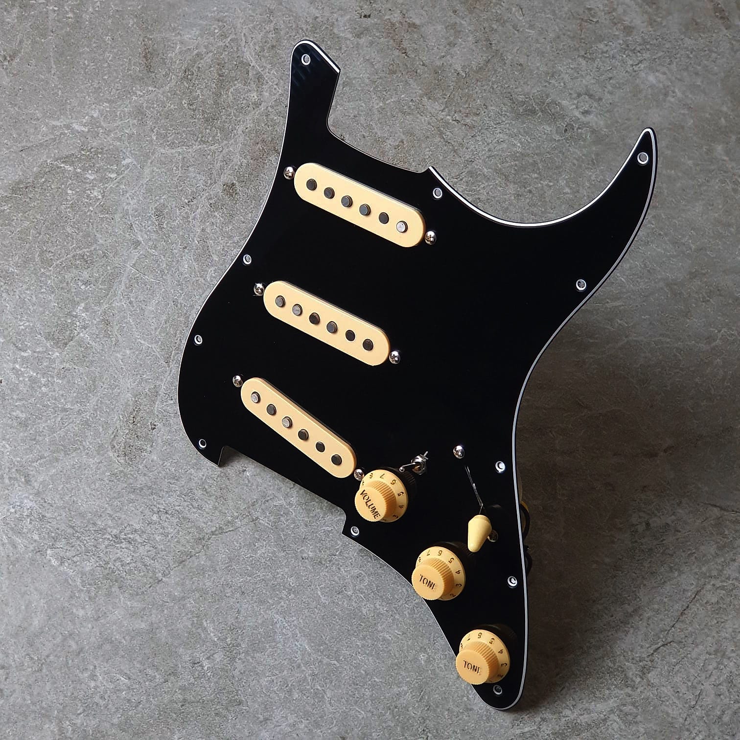 Prewired Pickgurad Black Strat! Gilmour Style