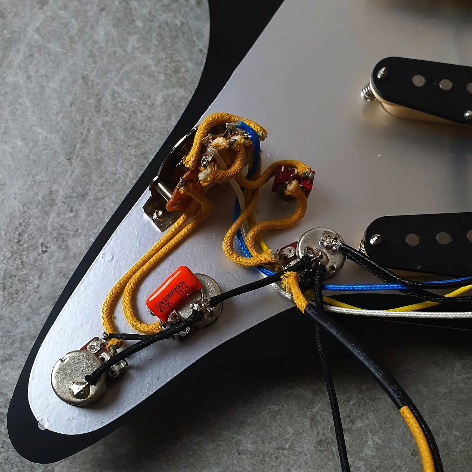 Prewired Pickgurad Black Strat! Gilmour Style