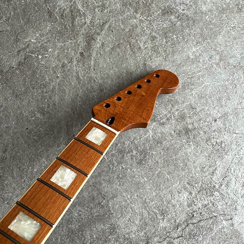 Stratocaster Roasted Neck – Pearl Block Inlays, 22 Fret, Gloss Finish