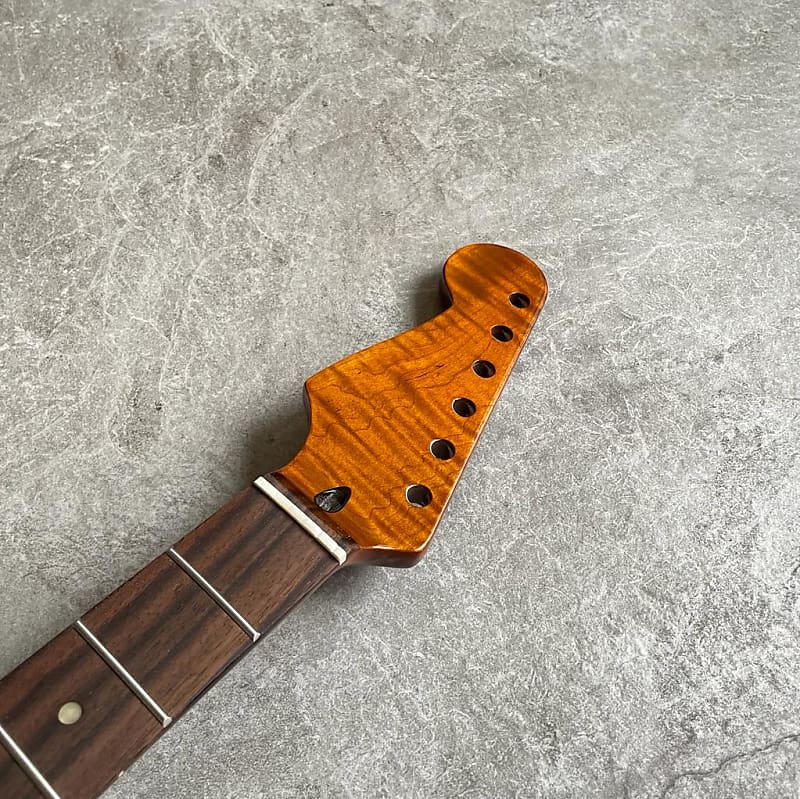 Strat Lion Flame Rosewood Guitar Neck – Left-Handed, 22-Fret, Roasted Finish
