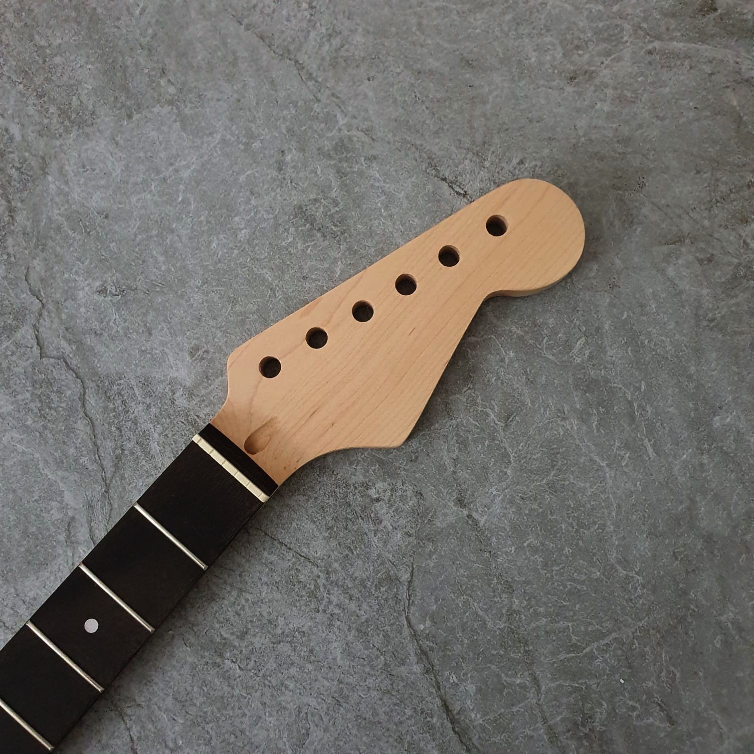Stratocaster Gitarrhal 22 fret – Rosewood Fingerboard!