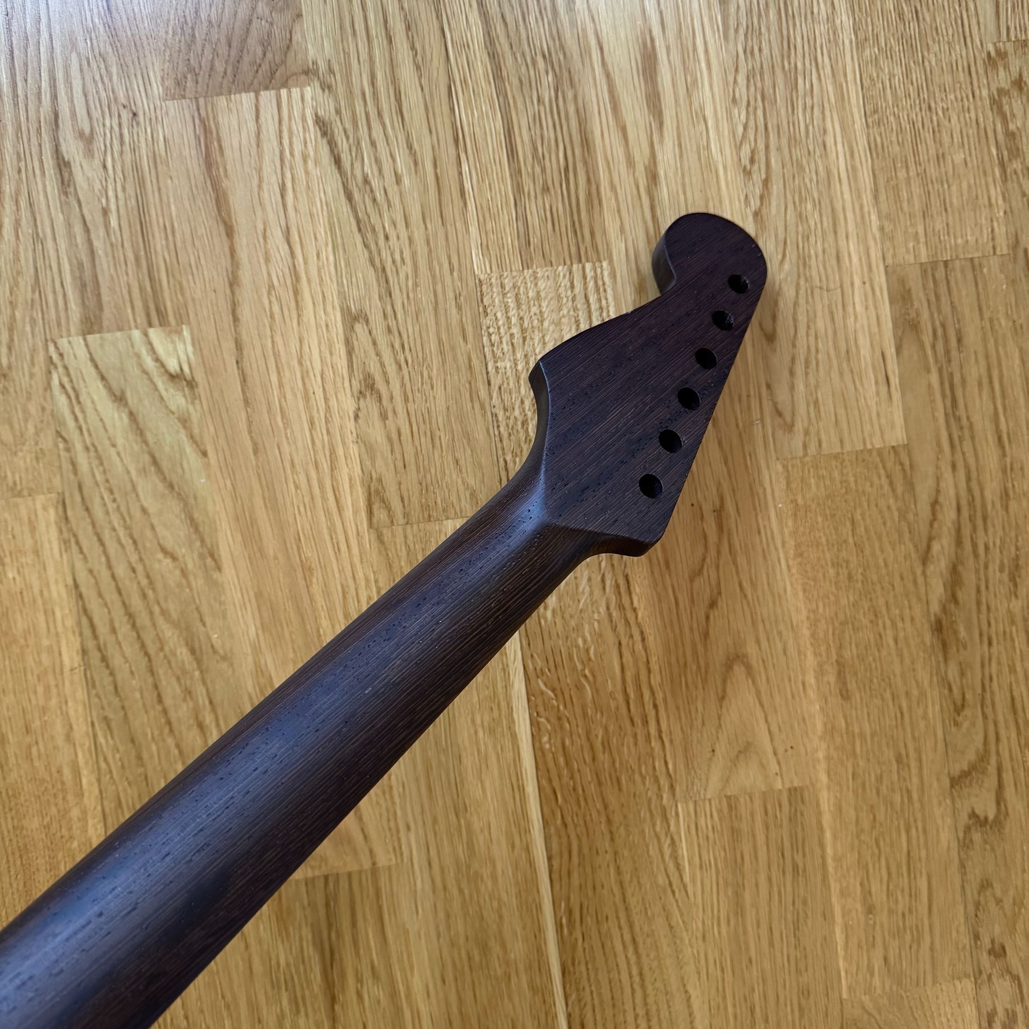 SPECIAL EDITION ELECTRIC GUITAR NECK - STRAT CHICKEN WING WOOD! (B-STOCK)