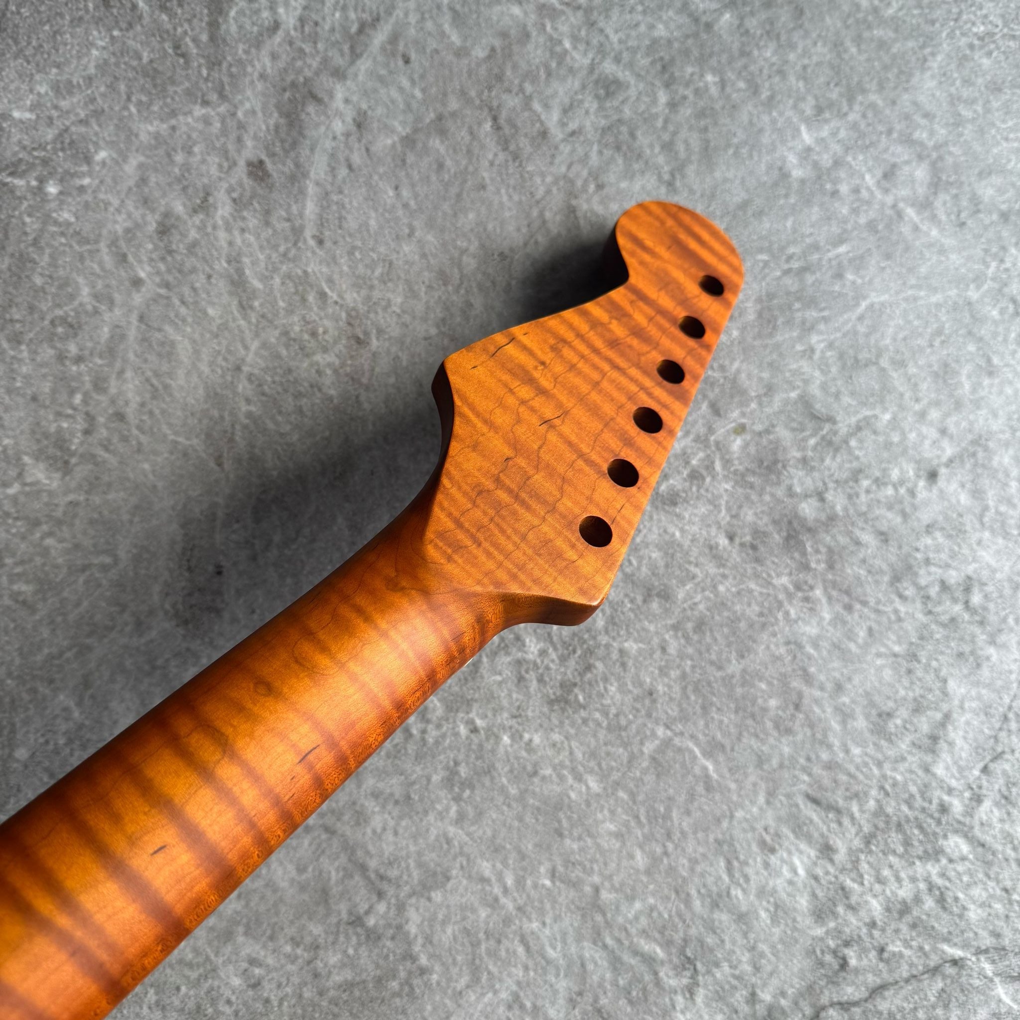 Strat Lion Flame Roasted Maple Fretboard Neck – 21 Fret Stain