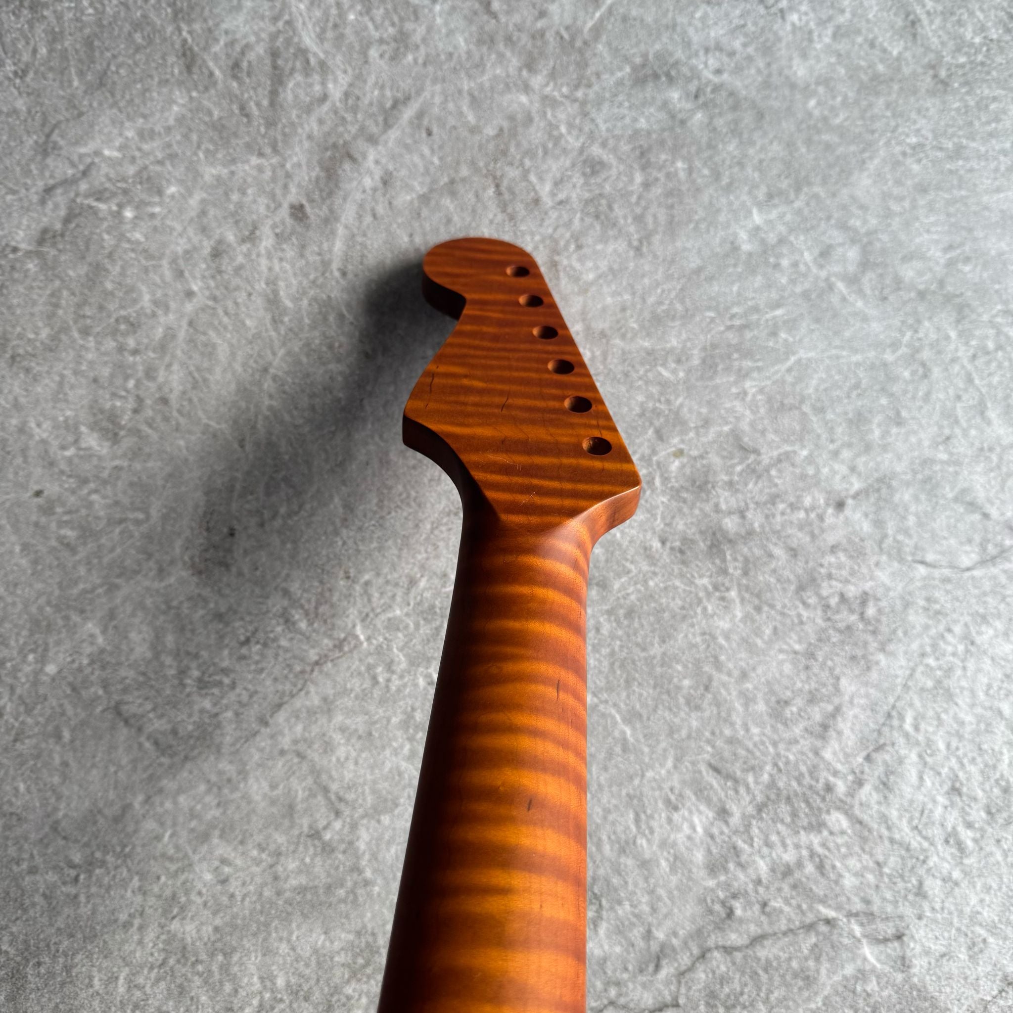 Strat Lion Flame Roasted Maple Fretboard Neck – 21 Fret Stain