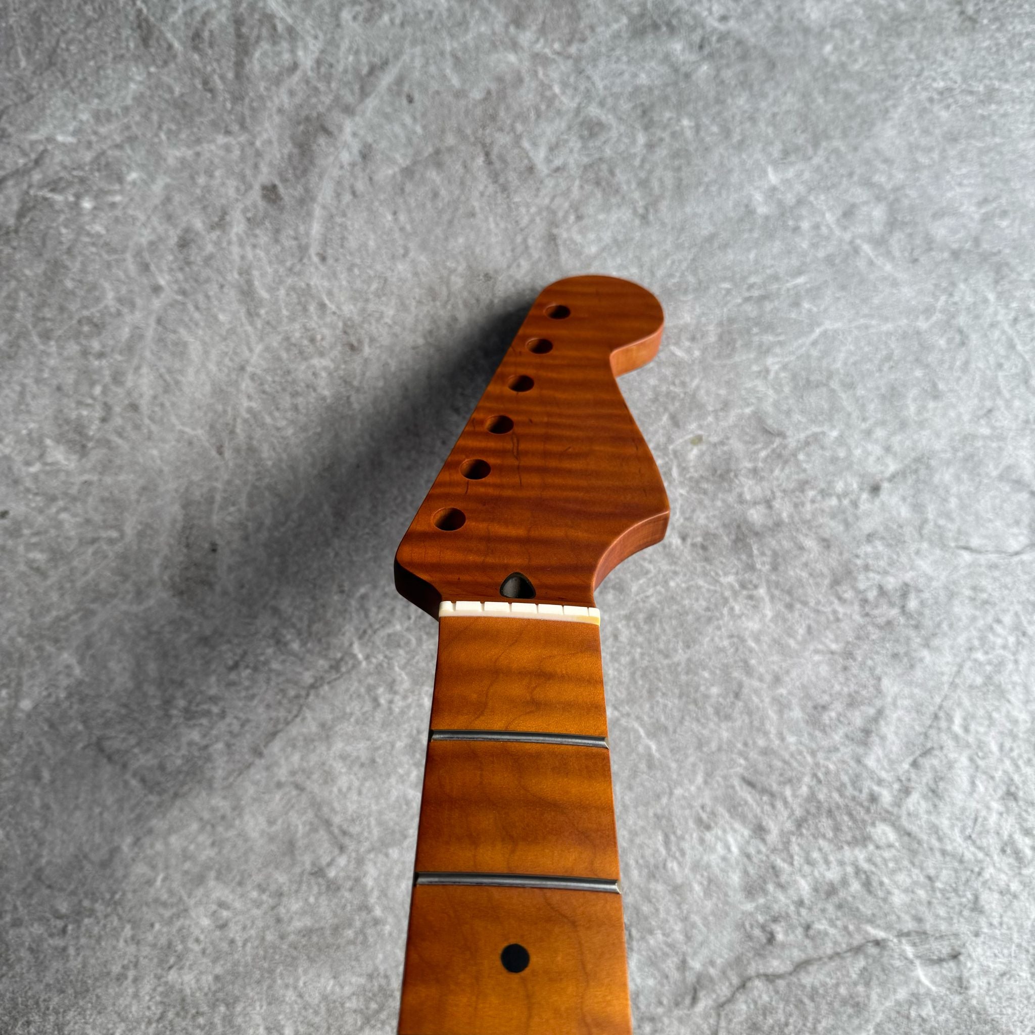 Strat Lion Flame Roasted Maple Fretboard Neck – 21 Fret Stain
