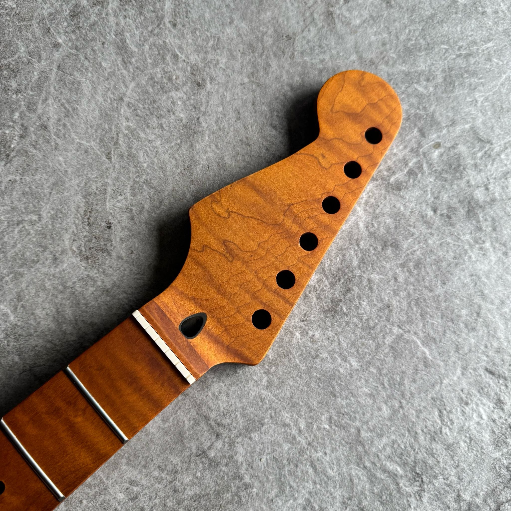 Strat Lion Flame Roasted Maple Fretboard Neck – Left-Handed, 22 Fret Stain
