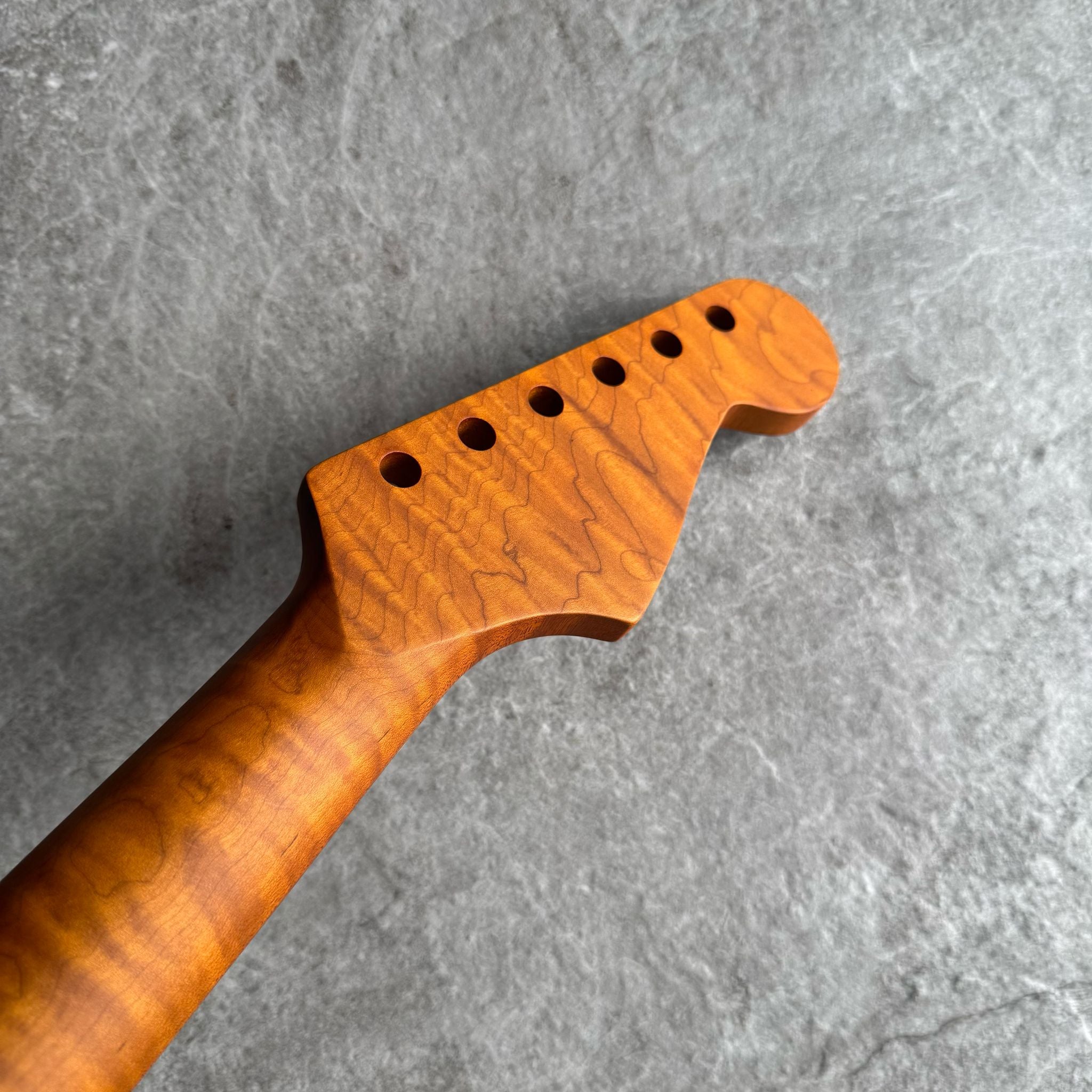 Strat Lion Flame Roasted Maple Fretboard Neck – Left-Handed, 22 Fret Stain