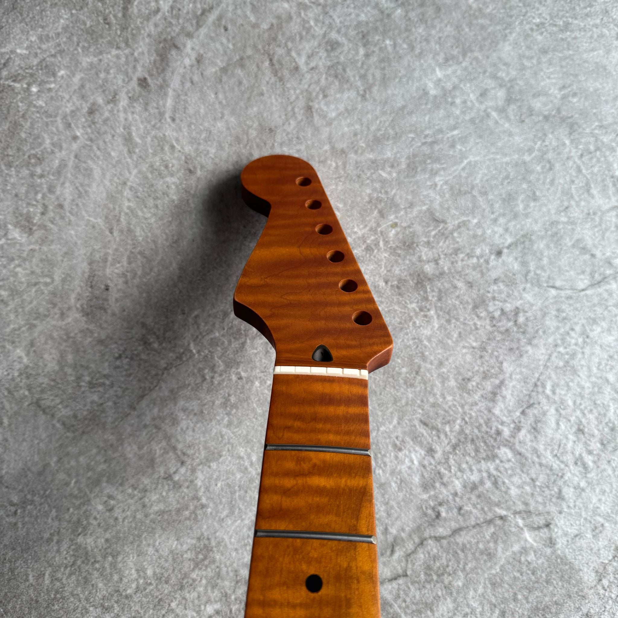 Strat Lion Flame Roasted Maple Fretboard Neck – Left-Handed, 22 Fret Stain