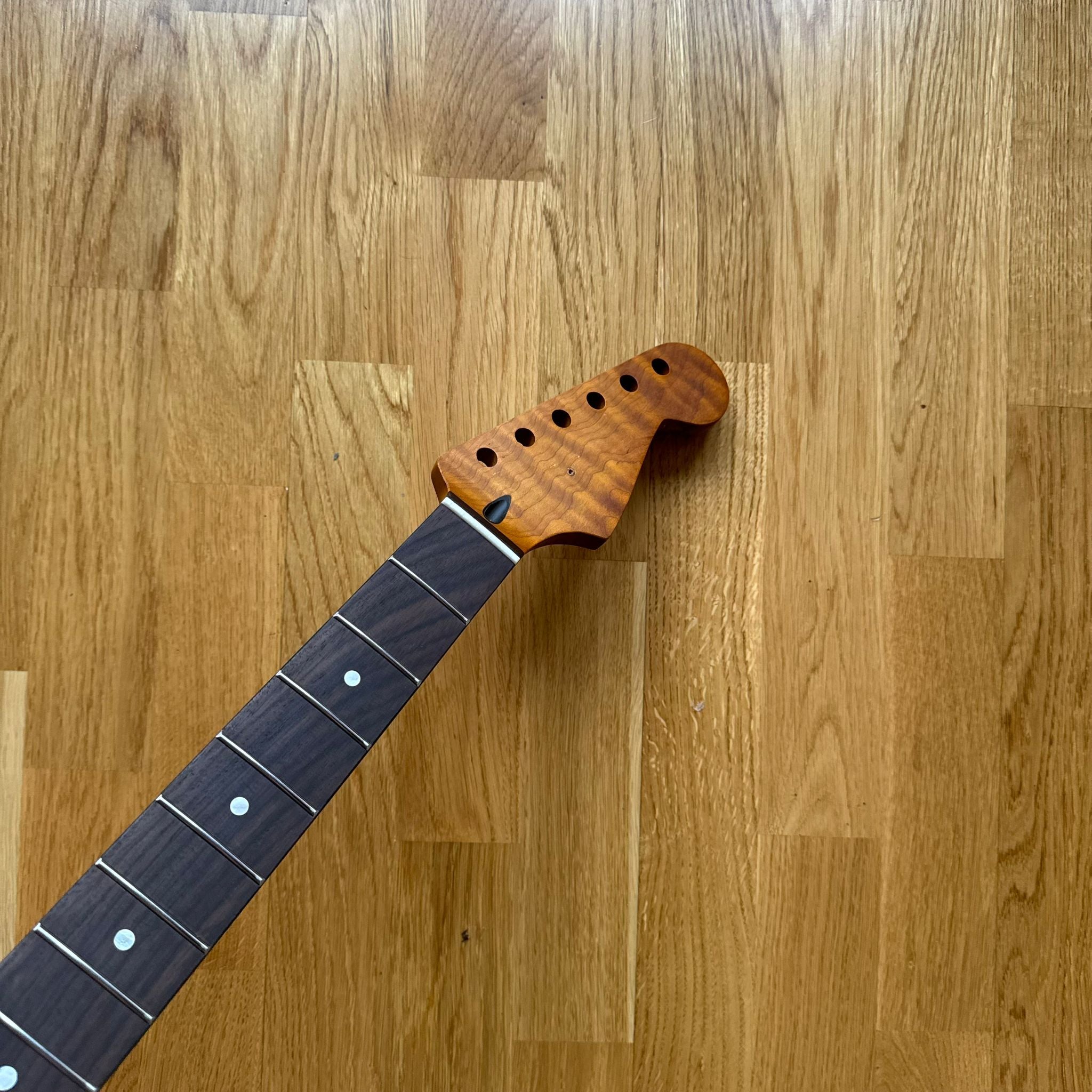 Strat Electric Guitar Neck - Tiger Flame Rosewood22 Fretboard (B-Stock)