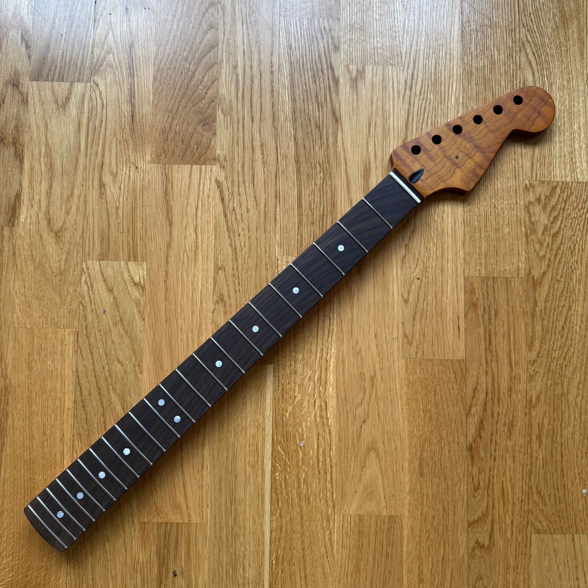 Strat Electric Guitar Neck - Tiger Flame Rosewood22 Fretboard (B-Stock)