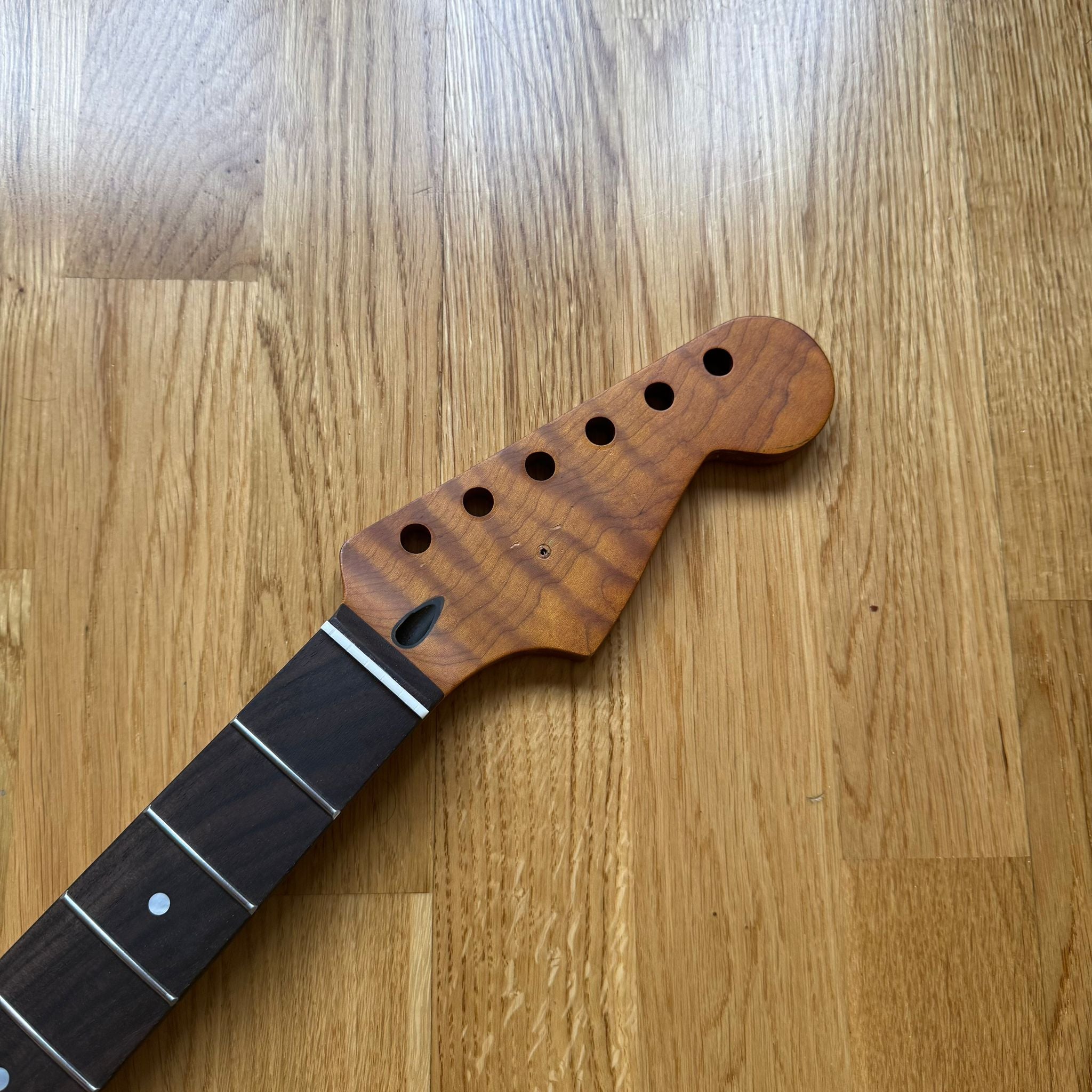 Strat Electric Guitar Neck - Tiger Flame Rosewood22 Fretboard (B-Stock)