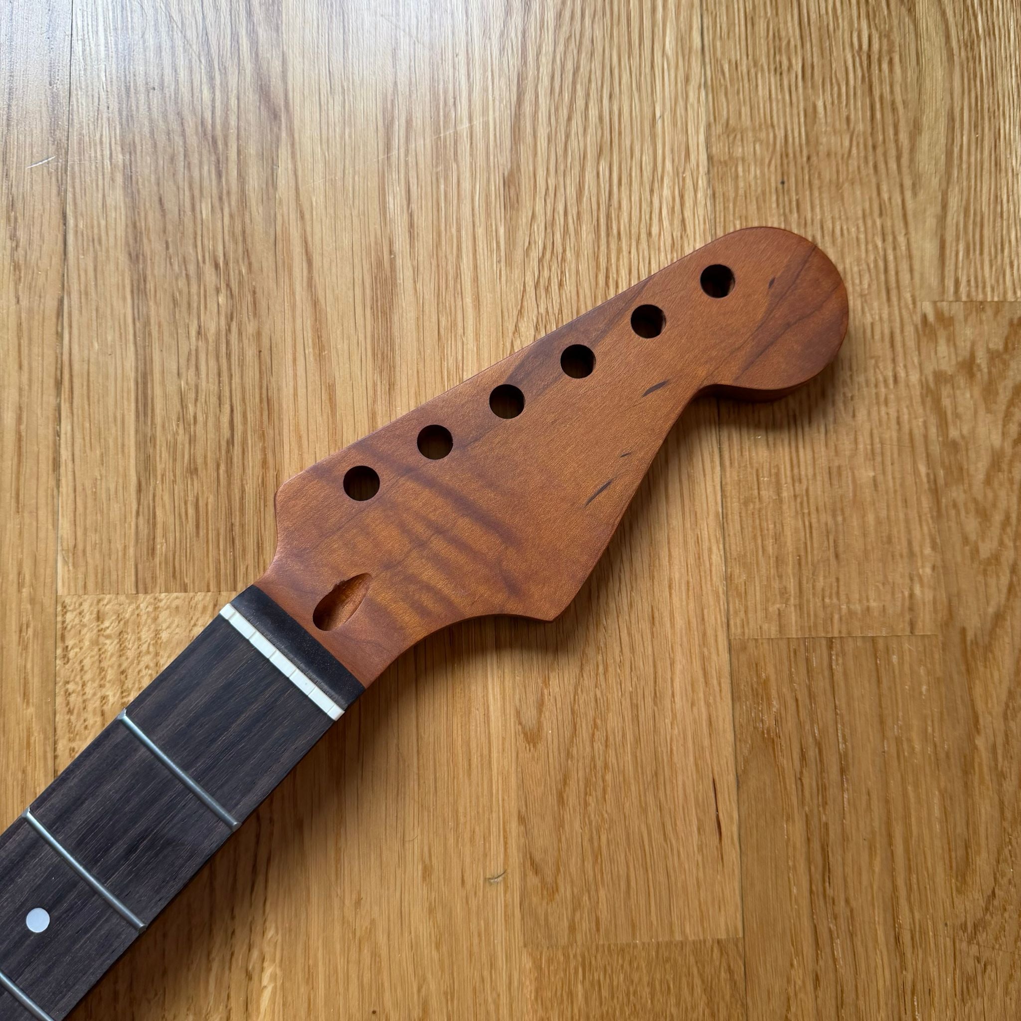 Stratocaster Electric Guitar Neck Lion Flame Roasted Rosewood, 21 Frets – B-Stock
