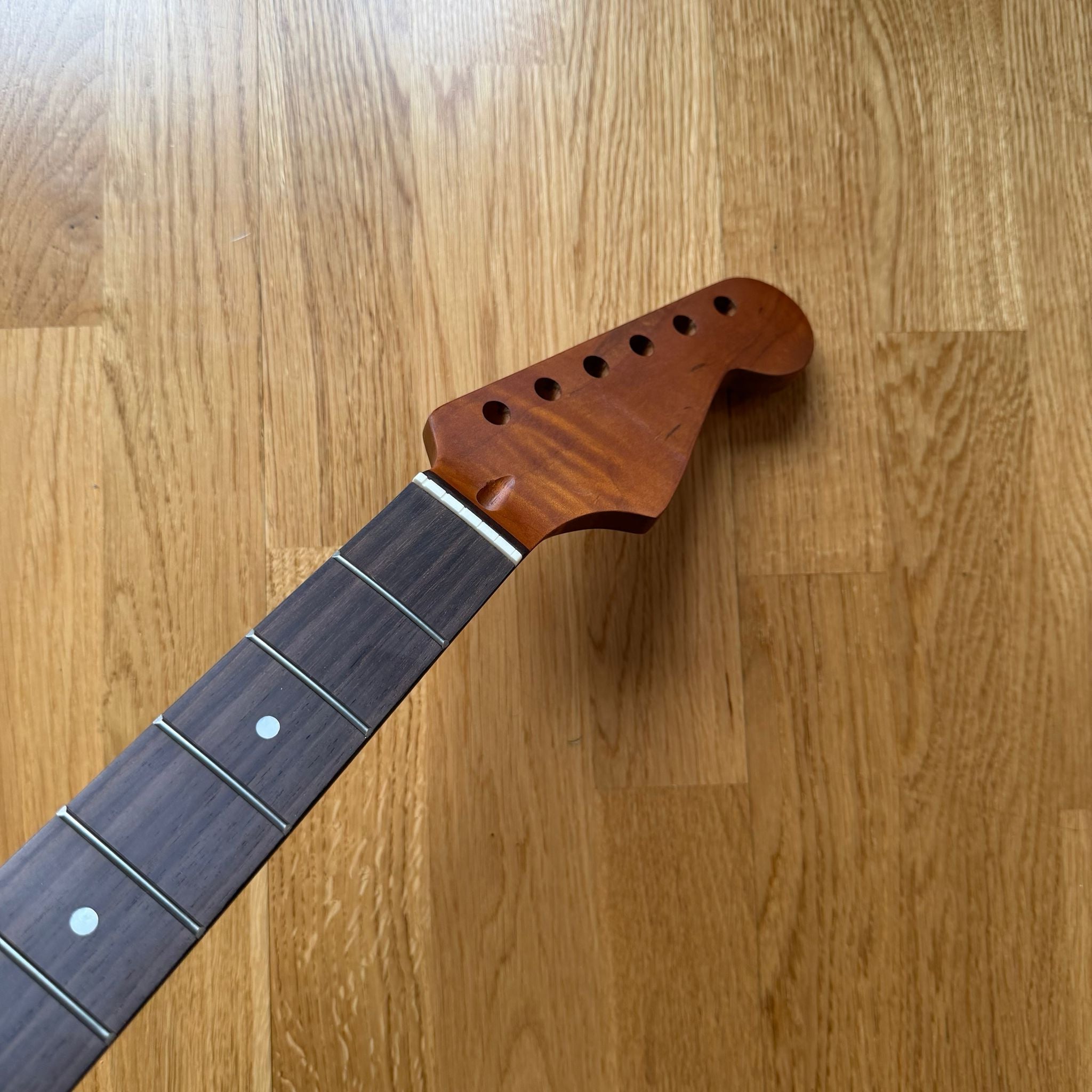 Stratocaster Electric Guitar Neck Lion Flame Roasted Rosewood, 21 Frets – B-Stock