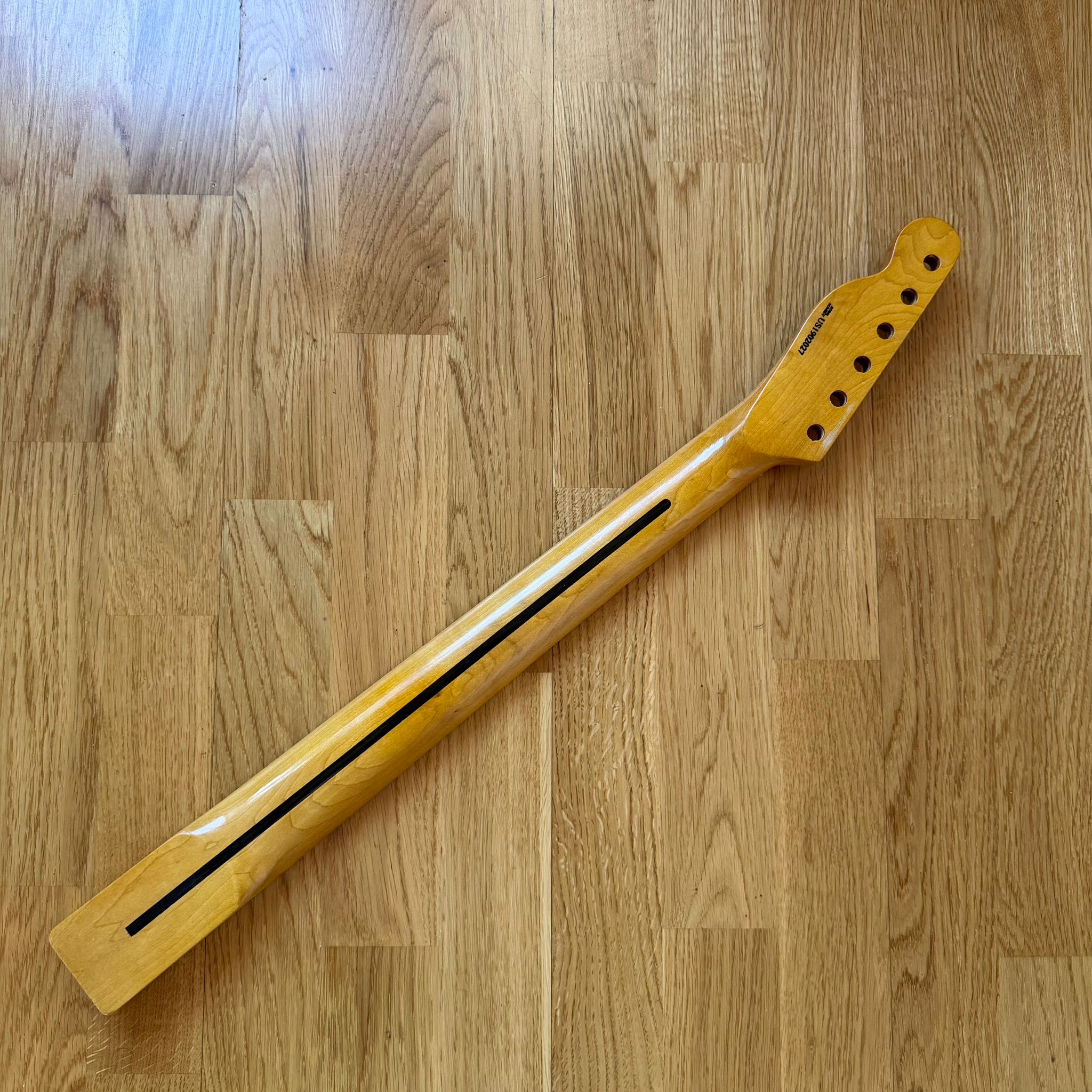 Fender Telecaster Neck – 22 Frets Maple Gloss Finish (B-Stock)