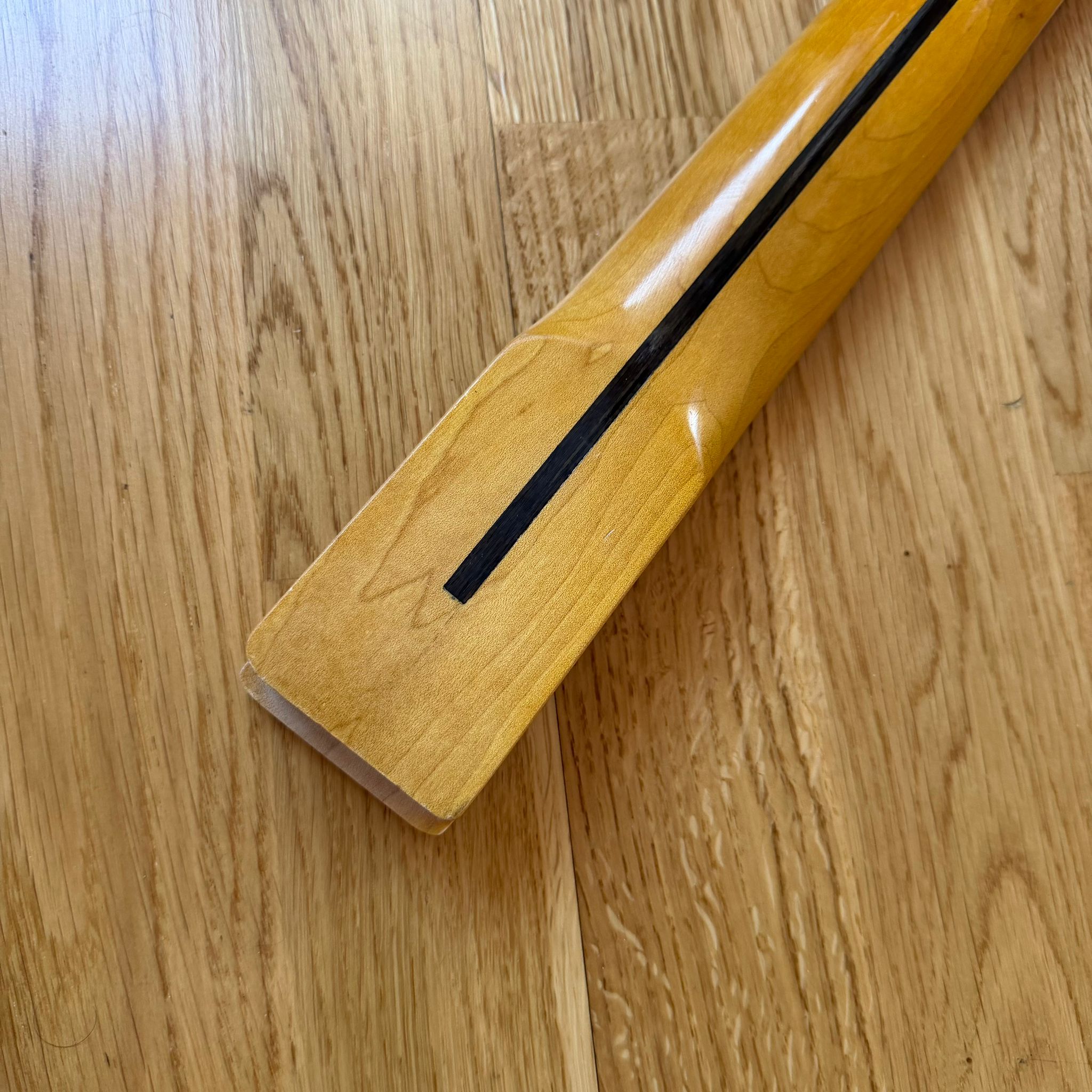 Fender Telecaster Neck – 22 Frets Maple Gloss Finish (B-Stock)