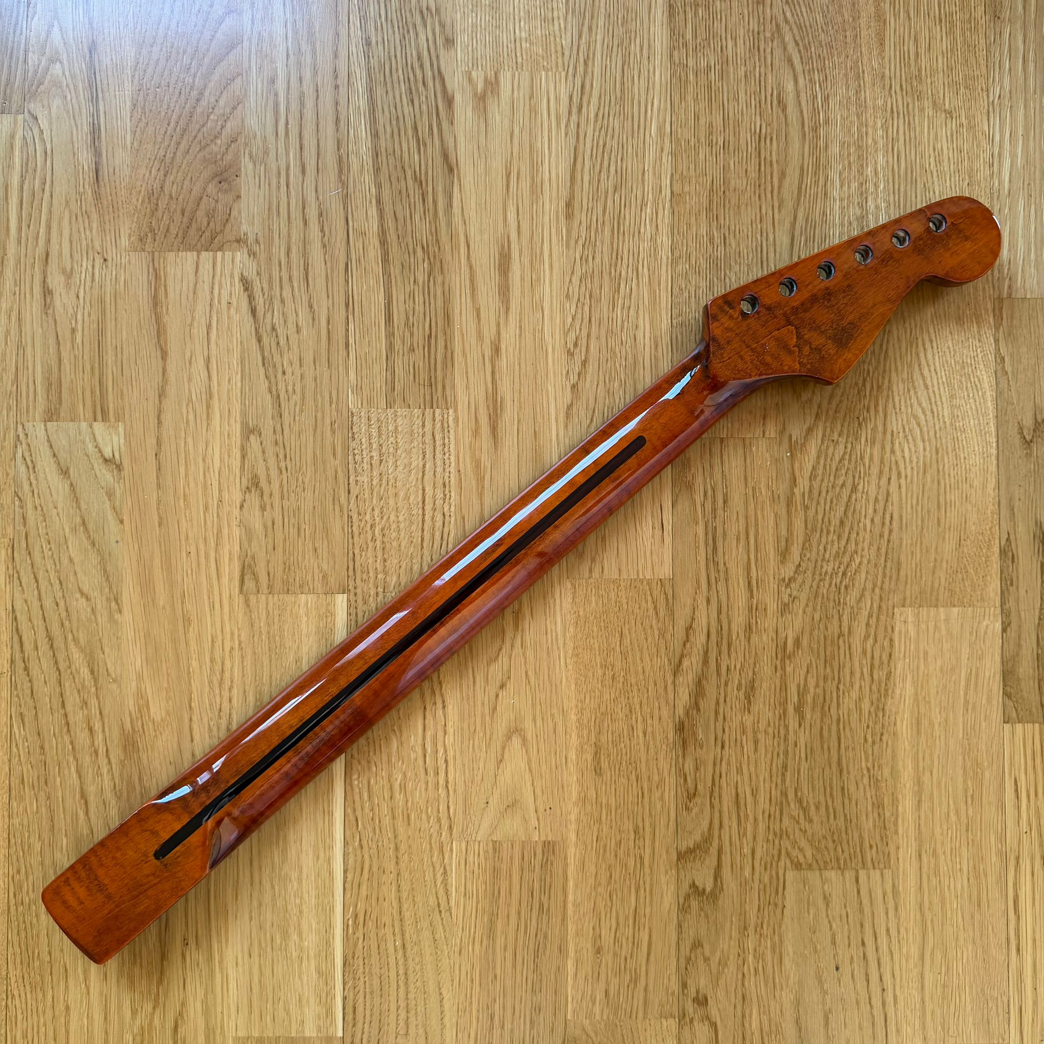 Stratocaster Guitar Neck Tiger Flame Rosewood – 22 Frets – Left Hand – B-Stock