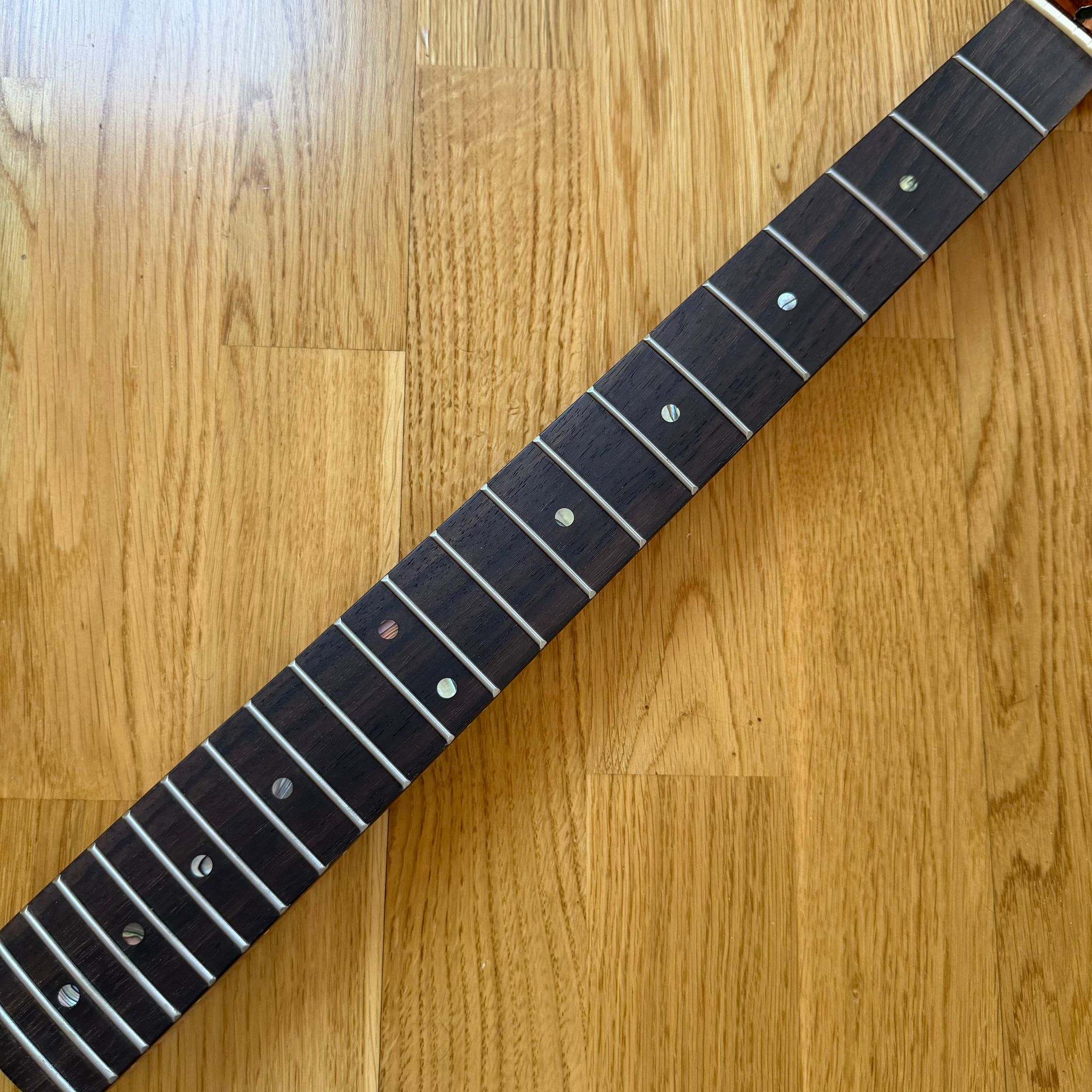 Stratocaster Guitar Neck Tiger Flame Rosewood – 22 Frets – Left Hand – B-Stock